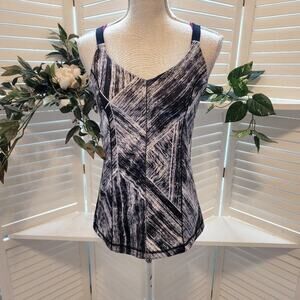 LULULEMON CRISS CROSS BLACK/WHITE BACK TANK SIZE SMALL